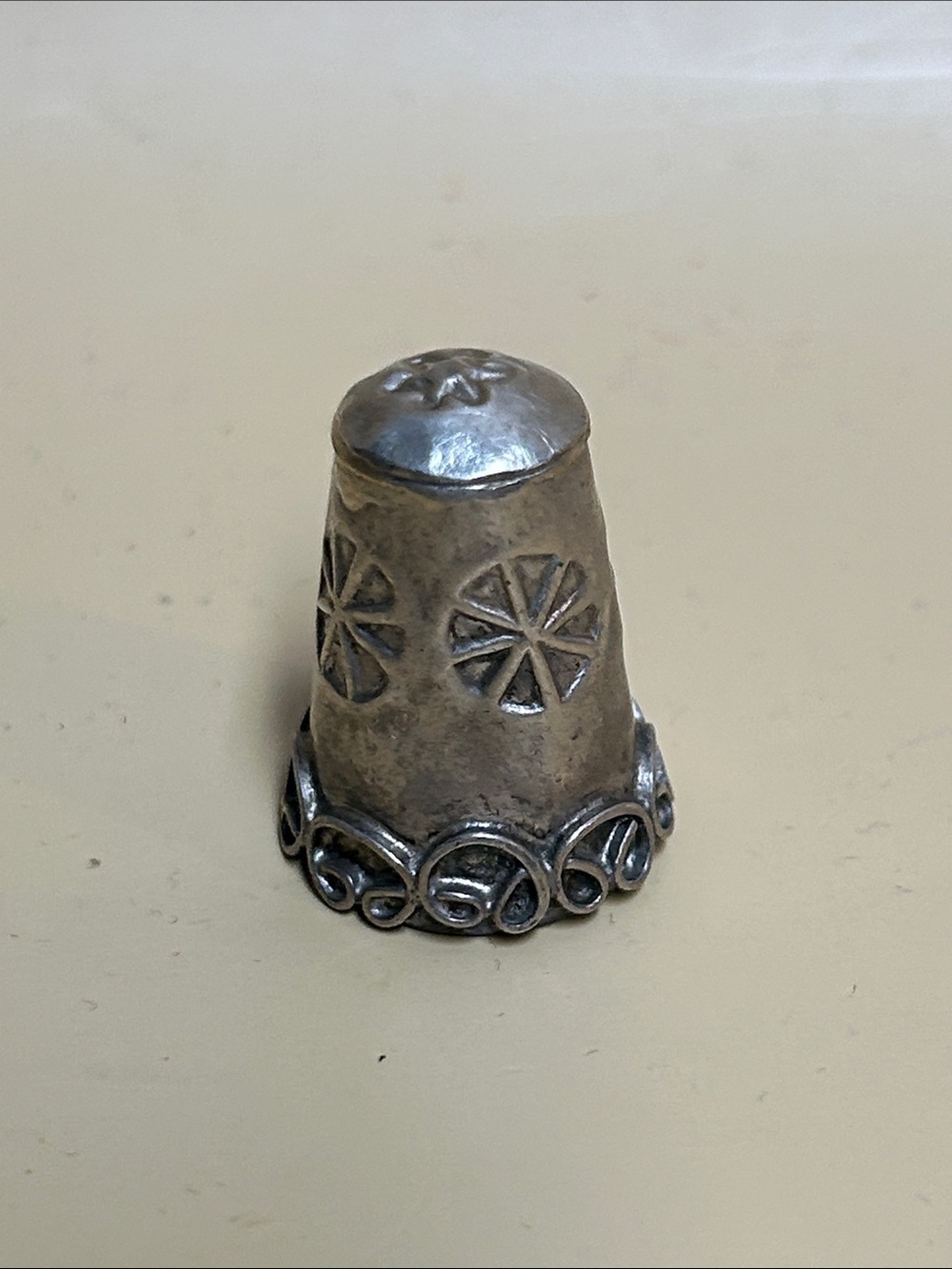 Vintage Mexico Alpaca Silver Thimble leaf floral design